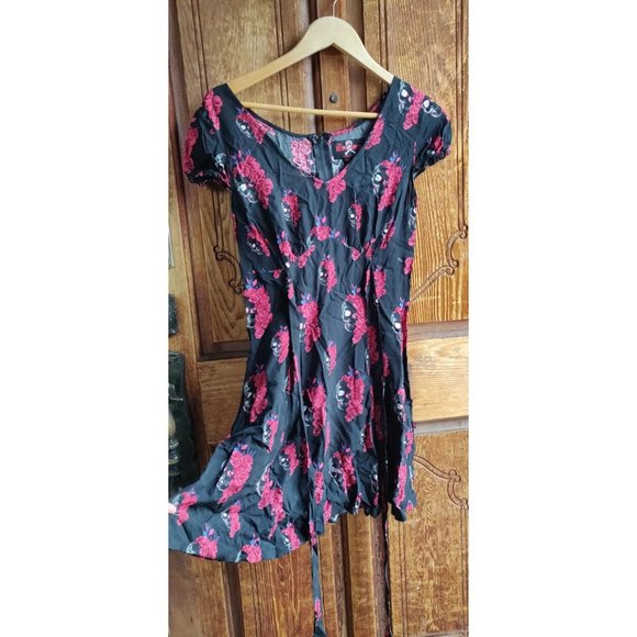 Royal Bones skull Black Red Rose Dress - Picture 1 of 3